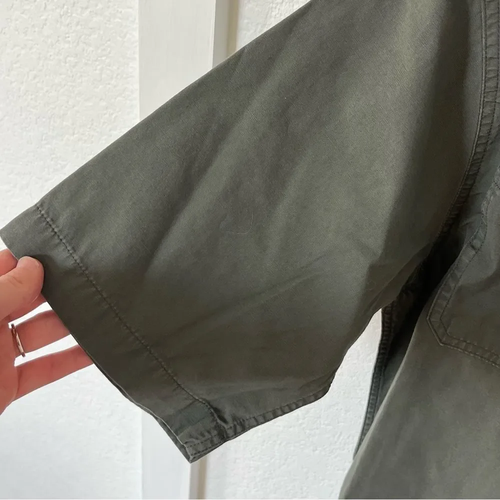 Carhartt Men's Small Button-down Shirt.